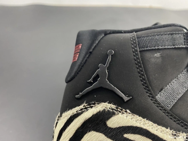 AR0715-010 INSTINCT 11 JORDAN ANIMAL AIR 1203